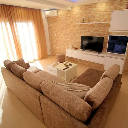 Le Gjero Luxury
